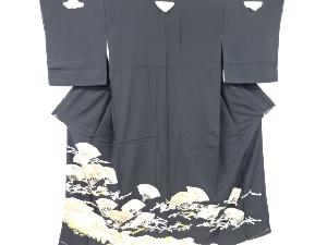 リサイクル　金彩扇に松・菊模様刺繍留袖(比翼付き)